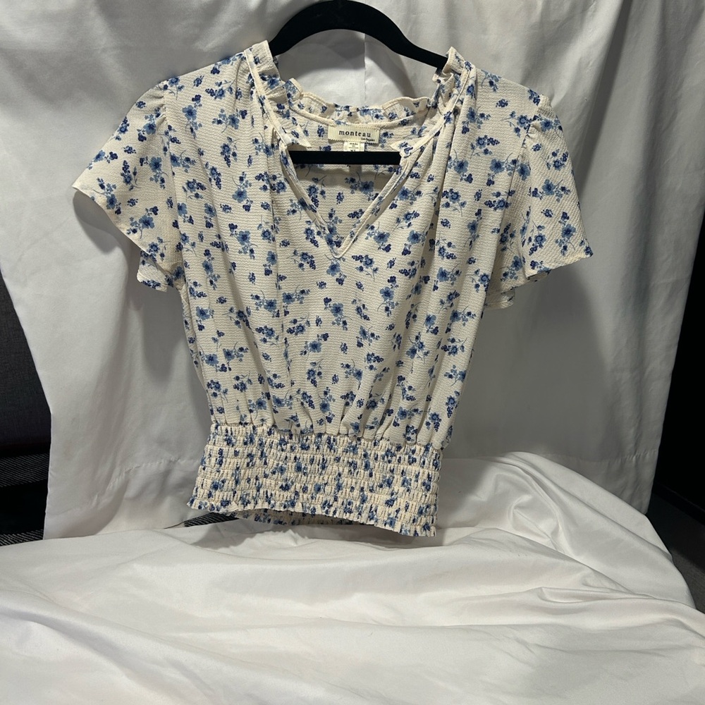 Charming Blue Floral V-Neck Blouse